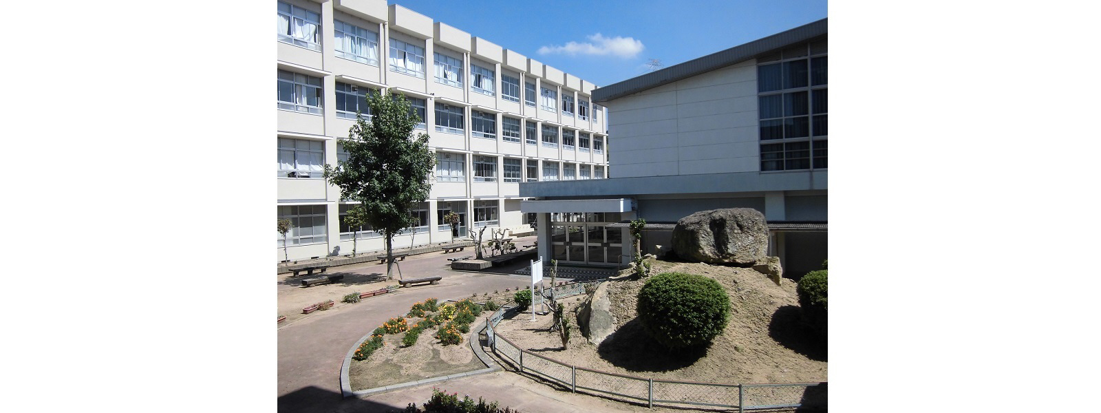 東中学校まで1379m (徒歩18分) 写真22