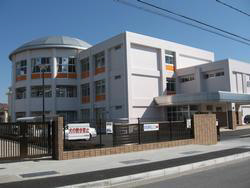 川西小学校まで725m (徒歩10分) 写真21