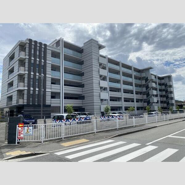 パレ・ロワイヤル田寺東ウエストコート