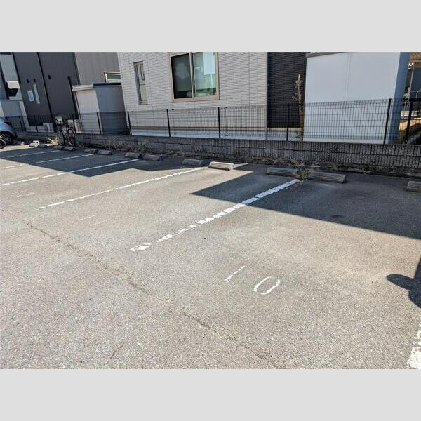 駐車場 写真13