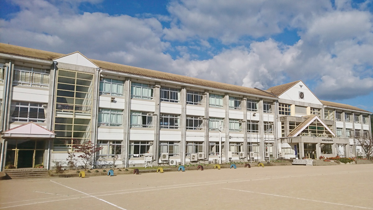 川辺小学校まで125m (徒歩2分) 写真21