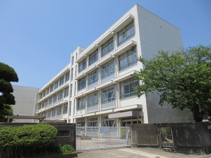 高岡小学校まで764m (徒歩10分) 写真21