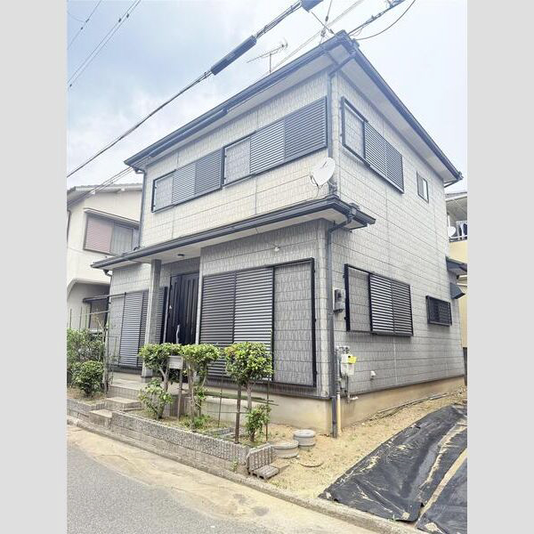 平岡町一色戸建