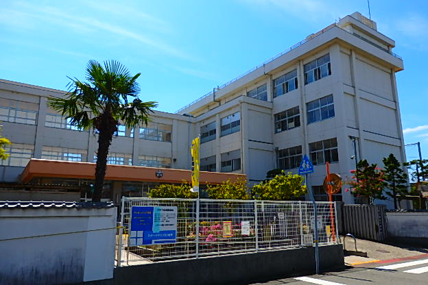 城東小学校まで586m (徒歩8分) 写真21