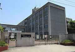 高岡小学校まで753m (徒歩10分) 写真21