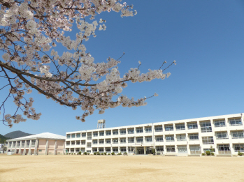 福崎小学校まで696m (徒歩9分) 写真21