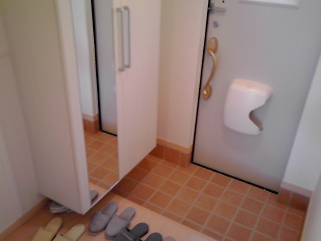 玄関 玄関はゆったり広めですよ!! 写真5