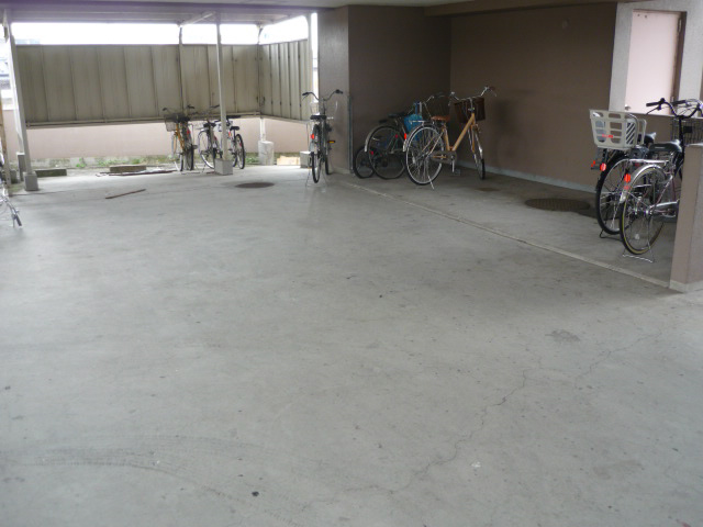共用部 駐輪場完備です! 写真2