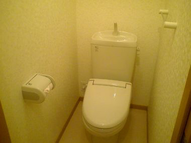 トイレ 暖房便座付きです☆ 写真6