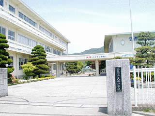 尾崎小学校まで913m (徒歩12分) 写真21