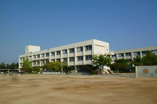 蓮池小学校まで542m (徒歩7分) 写真21