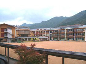 八鹿青渓中学校まで5257m (徒歩66分) 写真22