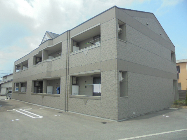 物件番号:1124385768 充実の設備☆単身さんにおすすめですよ、敷地内駐車場確保。