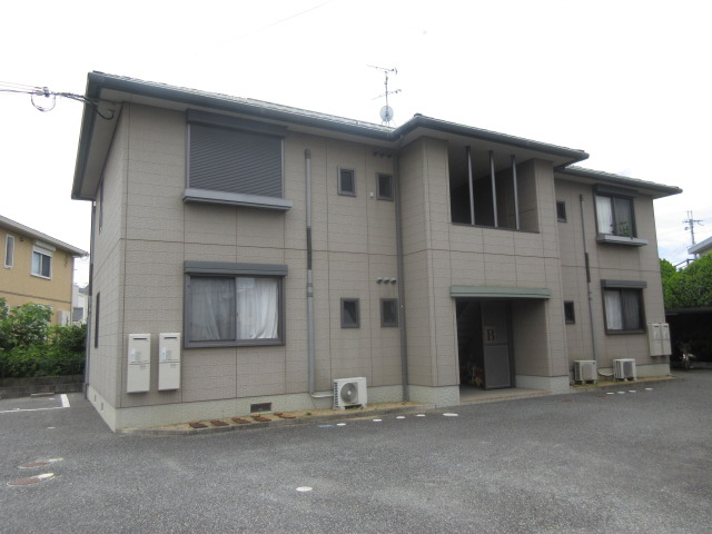 物件番号:1054377033 駐車場2台込み☆設備充実☆収納スペース☆シャッター雨戸付いてます♪