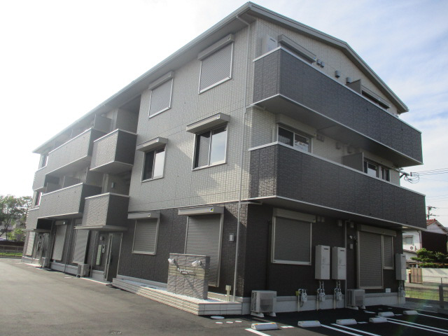 ラフィーネ亀山