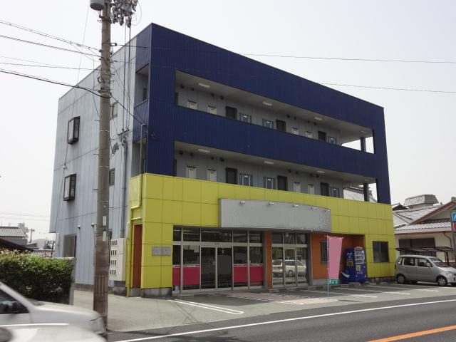 トラミッドビル